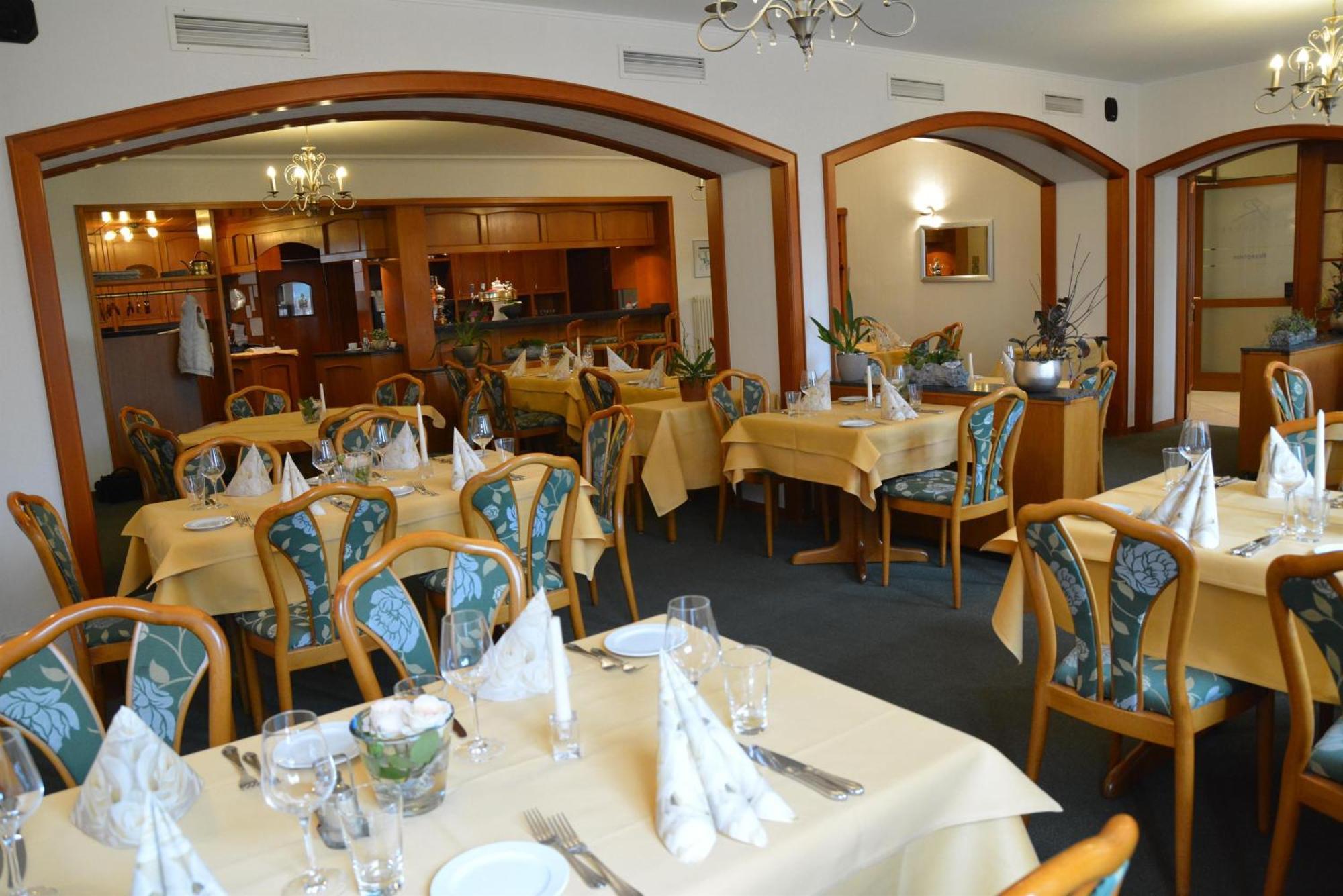 Rosenhotel Scherer Schiffweiler Ngoại thất bức ảnh